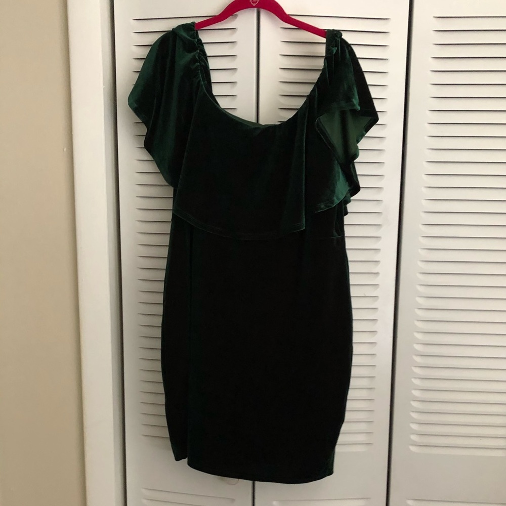 Velvet off the shoulder Mini